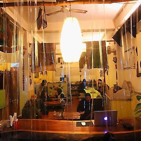 ורנאסי Bona Cafe Restaurant & Sala Guest House מראה חיצוני תמונה